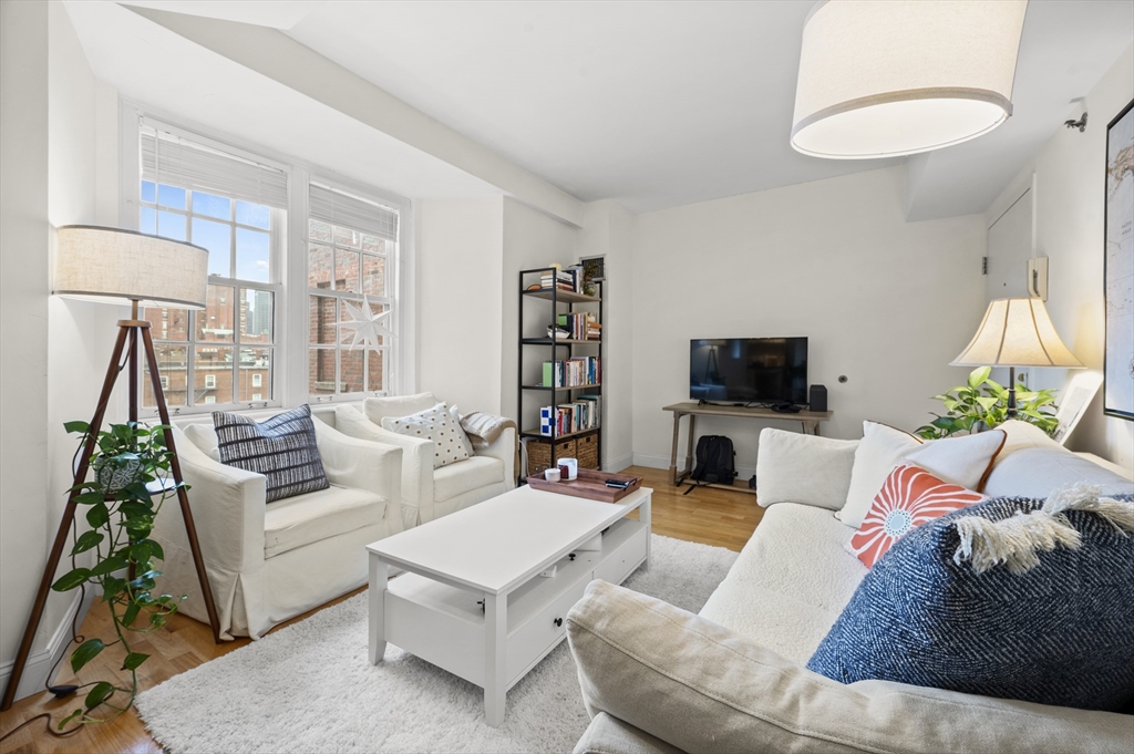 15 River St. 706