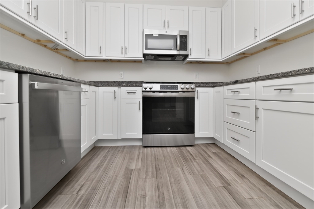 10 Franklin Ave G10.