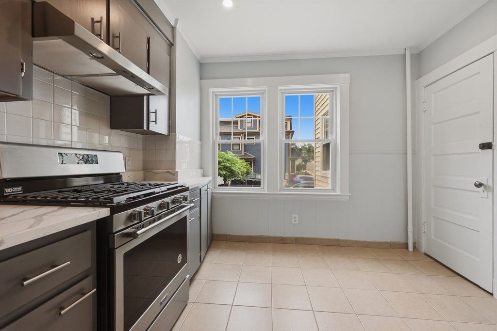 146-148 Waverley Ave