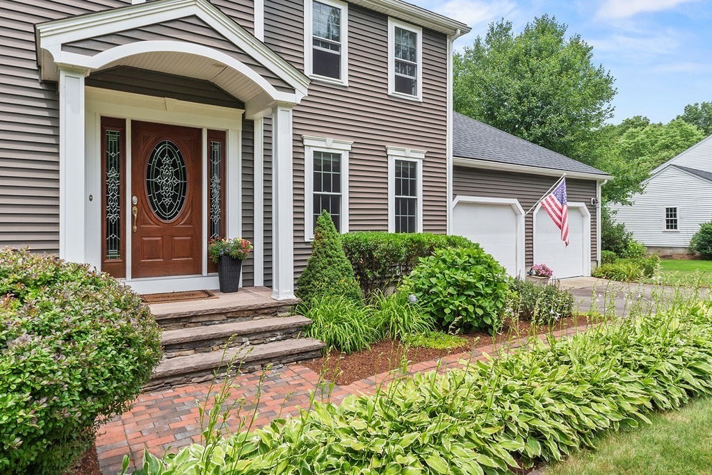 6 Echo Hills Dr