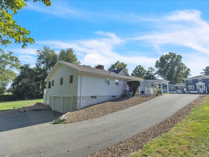 6 Strathmore Rd