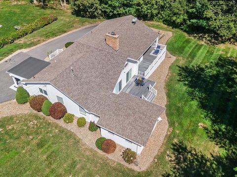 6 Strathmore Rd Dartmouth MA 02747