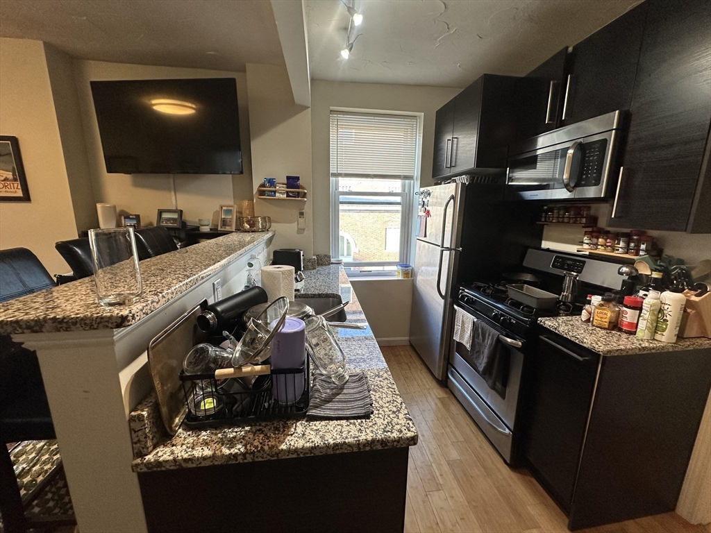 35 North Margin St. 8