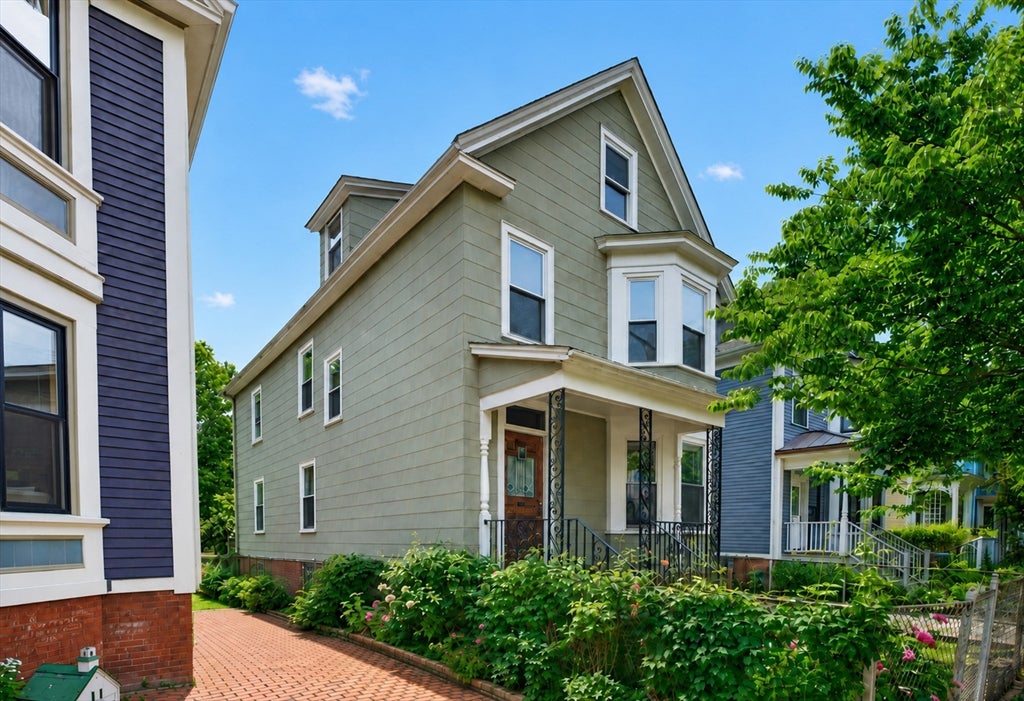 62 Antrim St