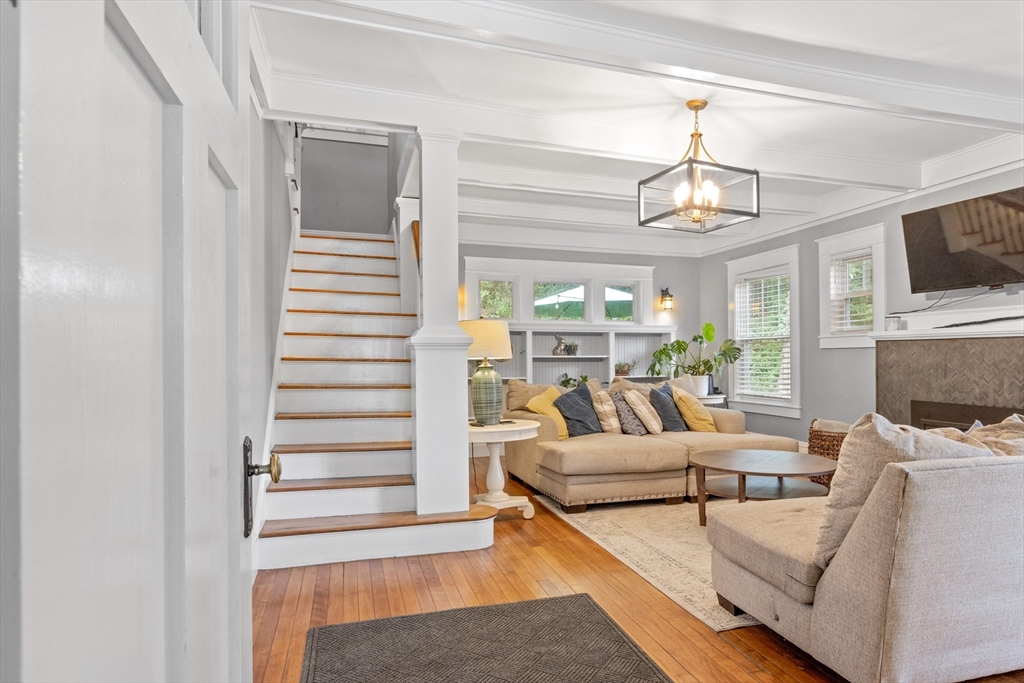 20 Saint Elmo Rd