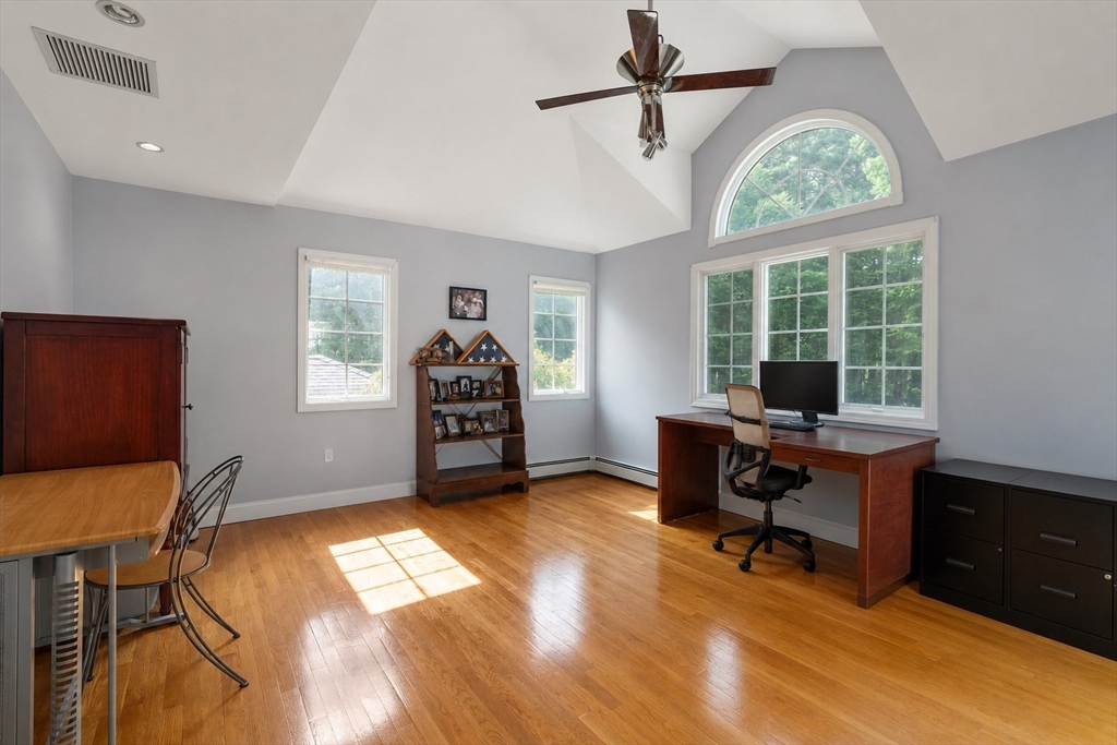 33 Russell Rd