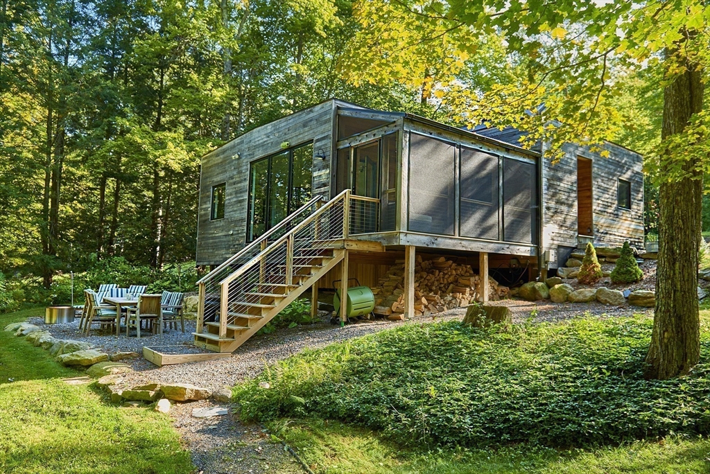 15 Mahkeenac Heights Rd