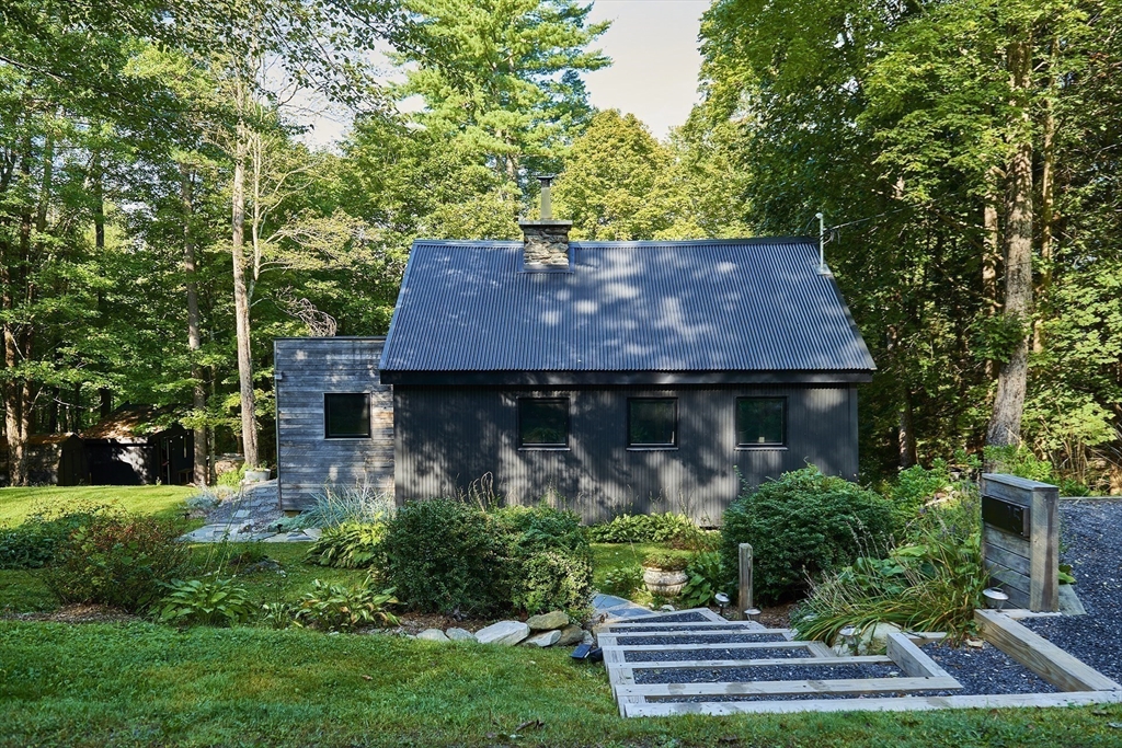 15 Mahkeenac Heights Rd