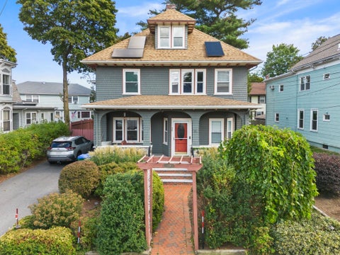 Photo of 59 Oakland St, Medford, MA 02155 (MLS # 73584421)