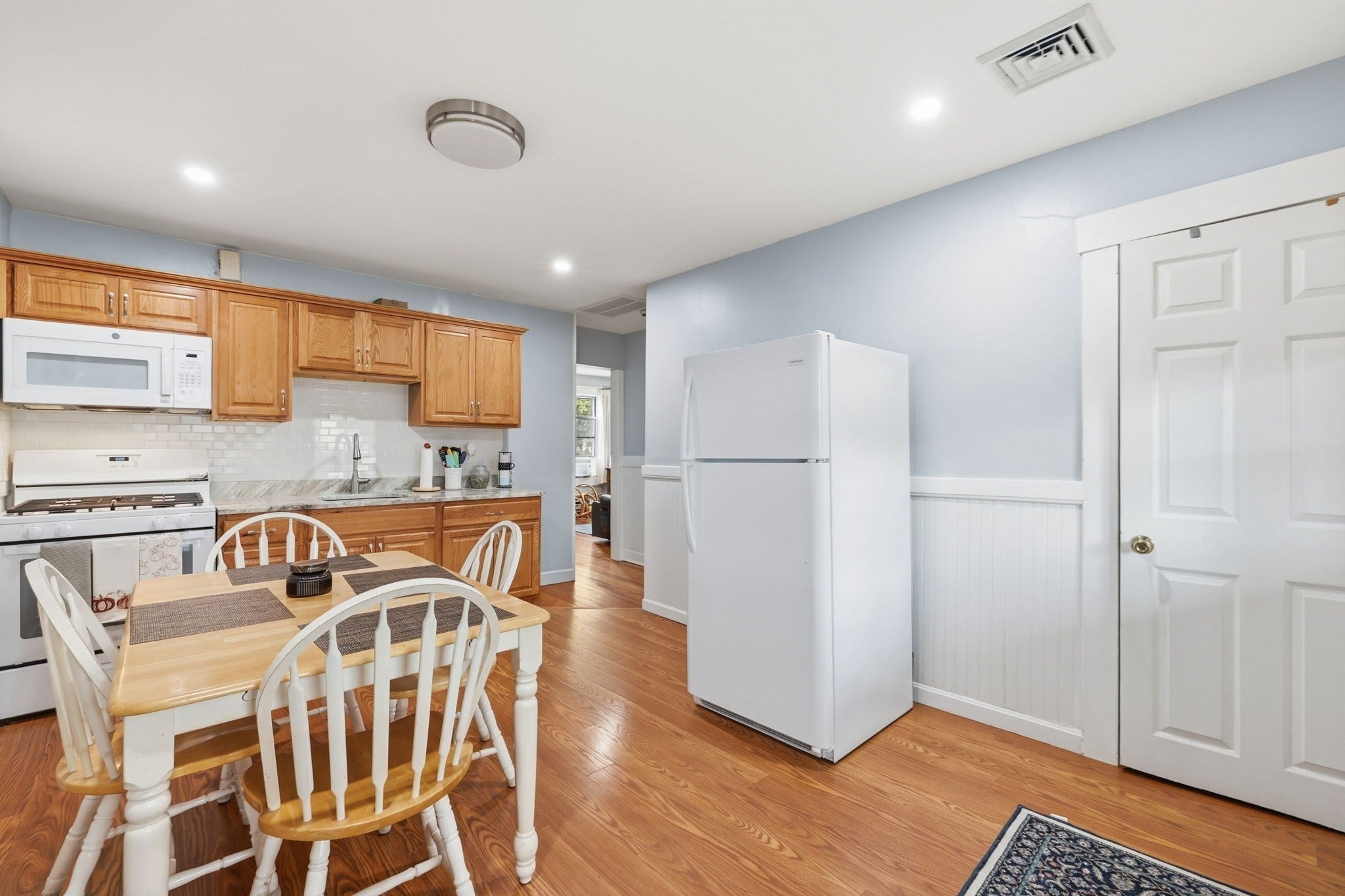 941 Lakeview Ave, Lowell, MA, 941 Lakeview Ave, Lowell, MA Photo #17