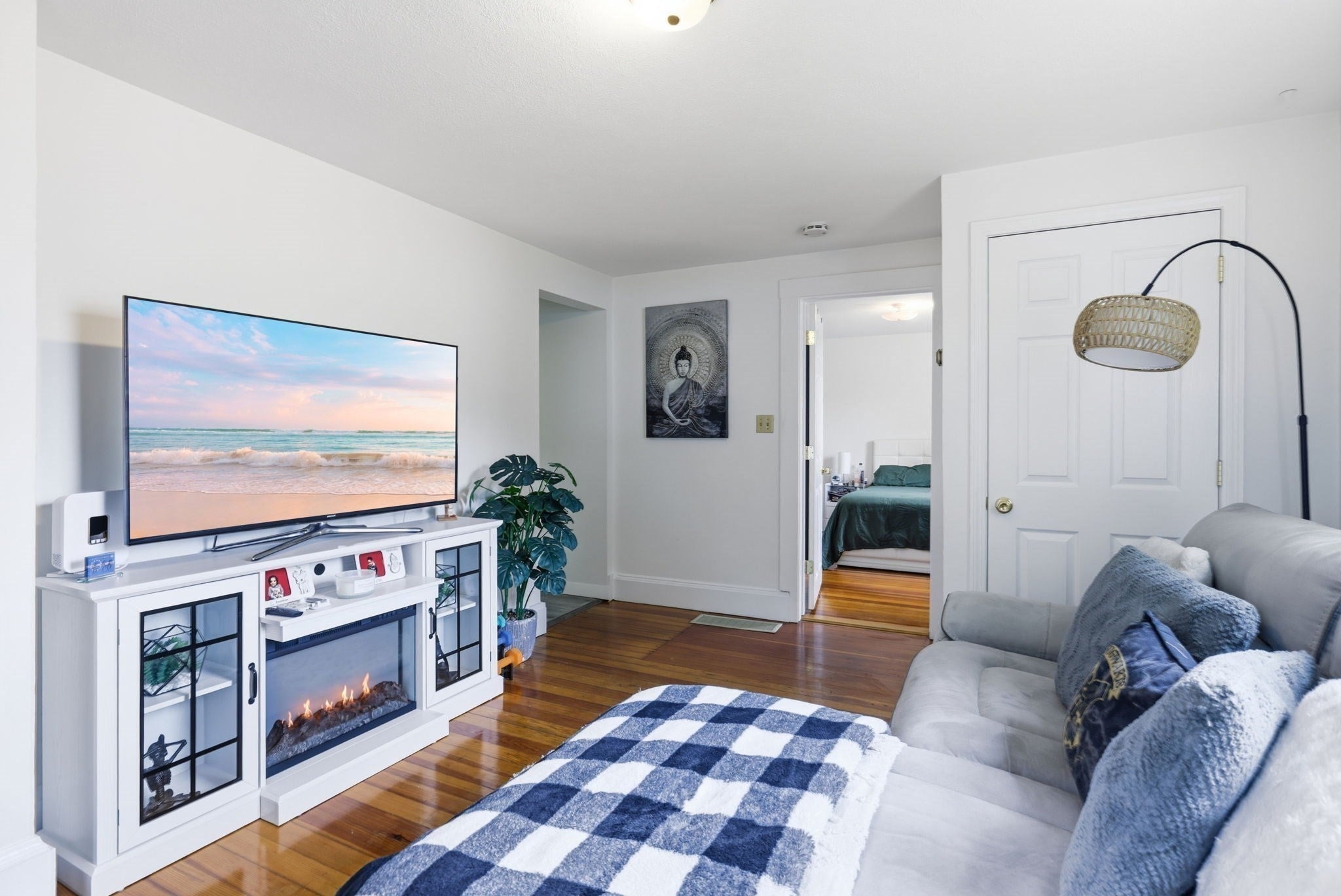 941 Lakeview Ave, Lowell, MA, 941 Lakeview Ave, Lowell, MA Photo #2