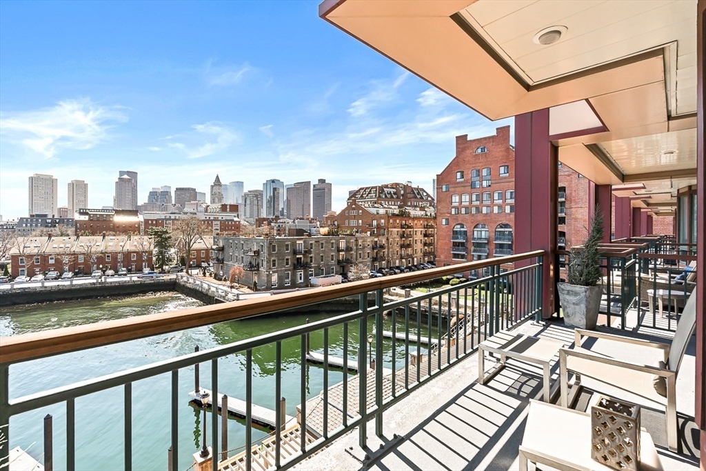 40 Battery St 306