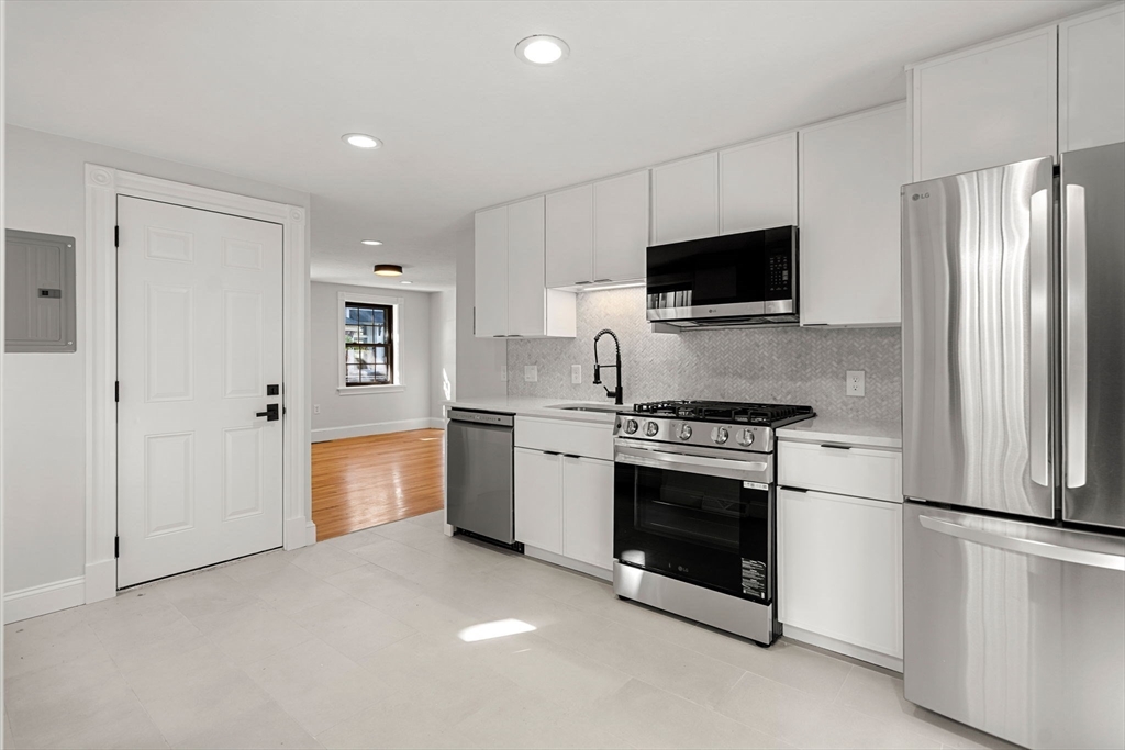 250 W Fifth St 1