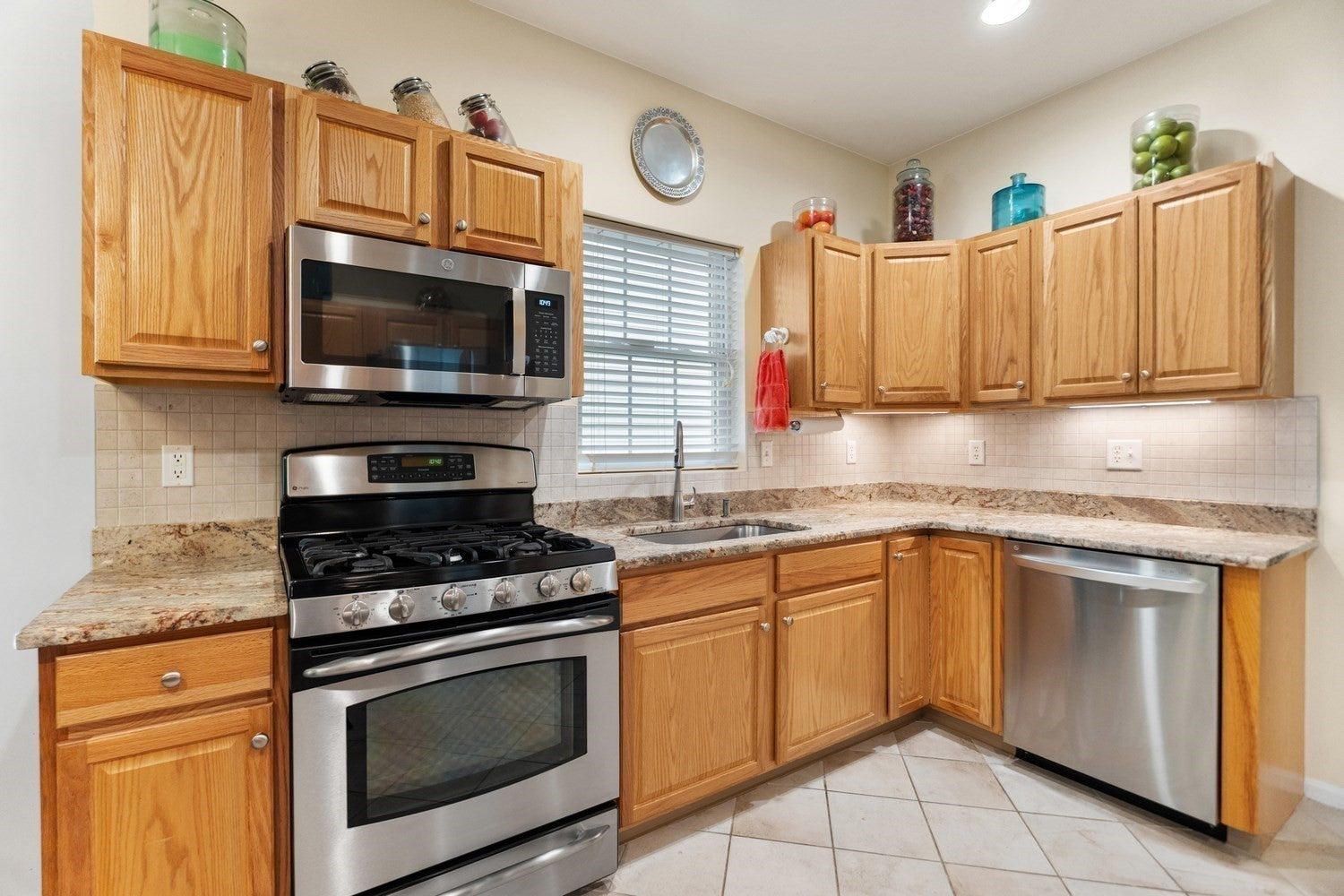 30 Summerfield Drive #30, Uxbridge, MA Photo #9