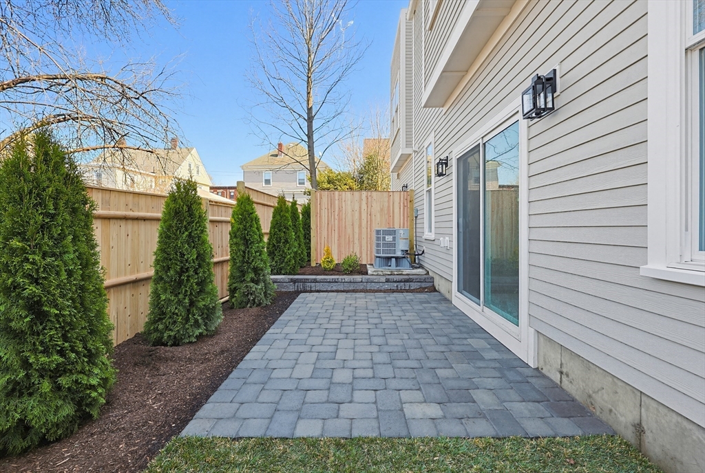 257R Market Street C