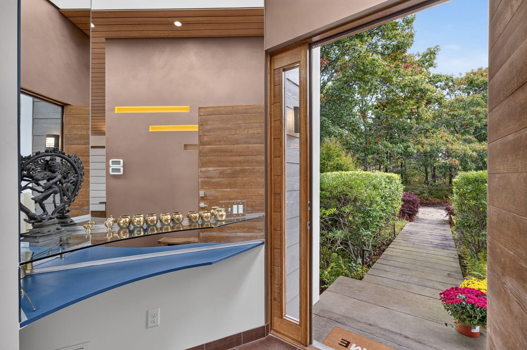 4 Sylvias Way