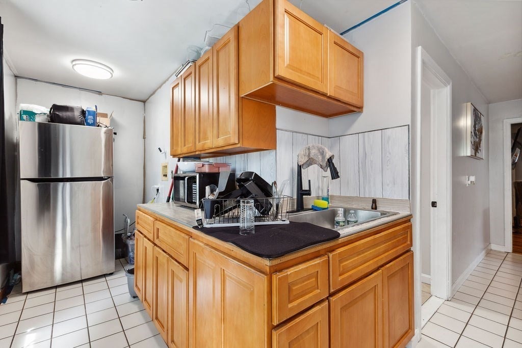 32 Park Rd #1, Brockton, MA, 32 Park Rd #1, Brockton, MA Photo #4