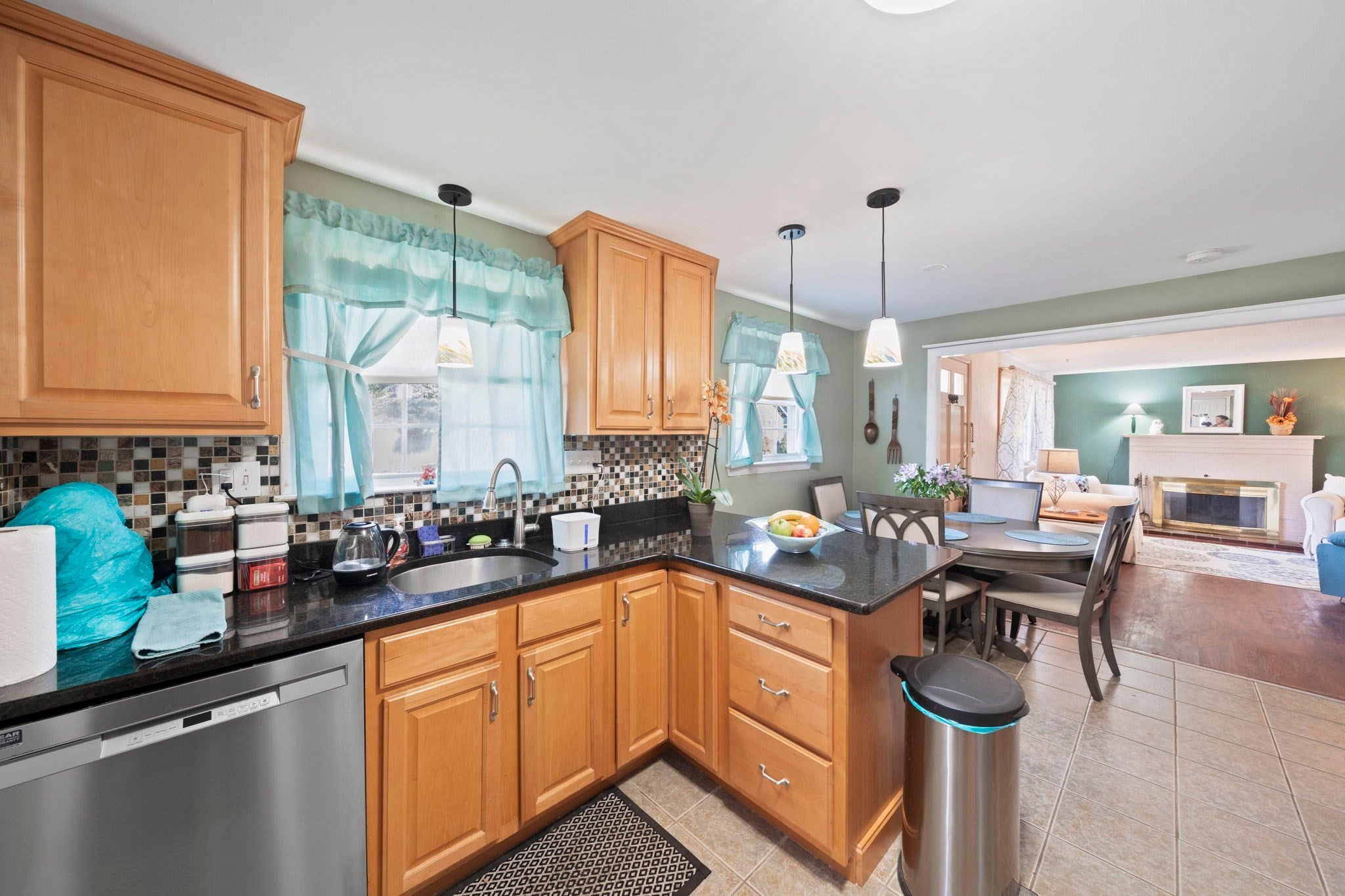 29 Aberdeen St, Brockton, MA Photo #8