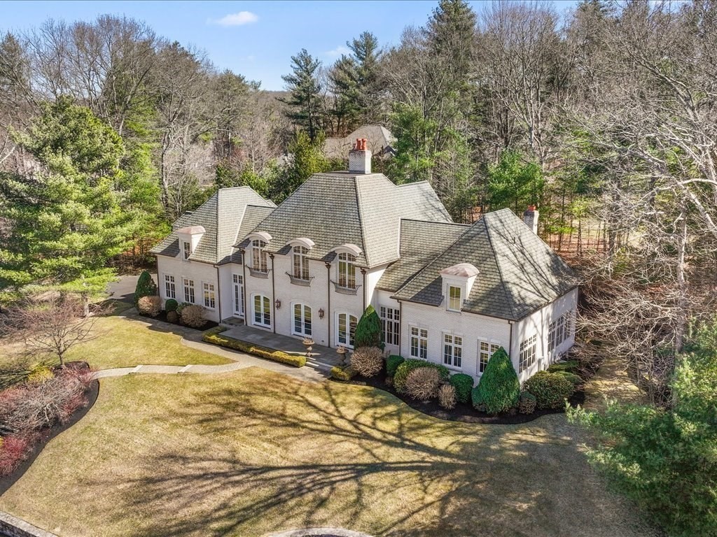 2 Copperbeech Circle