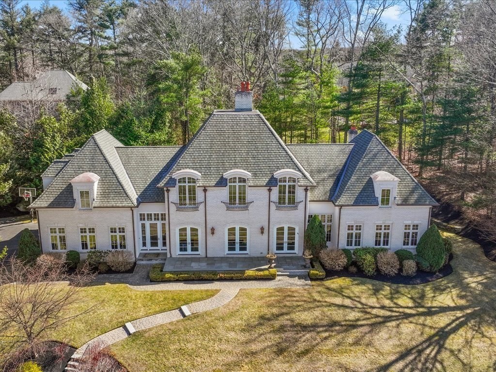 2 Copperbeech Circle