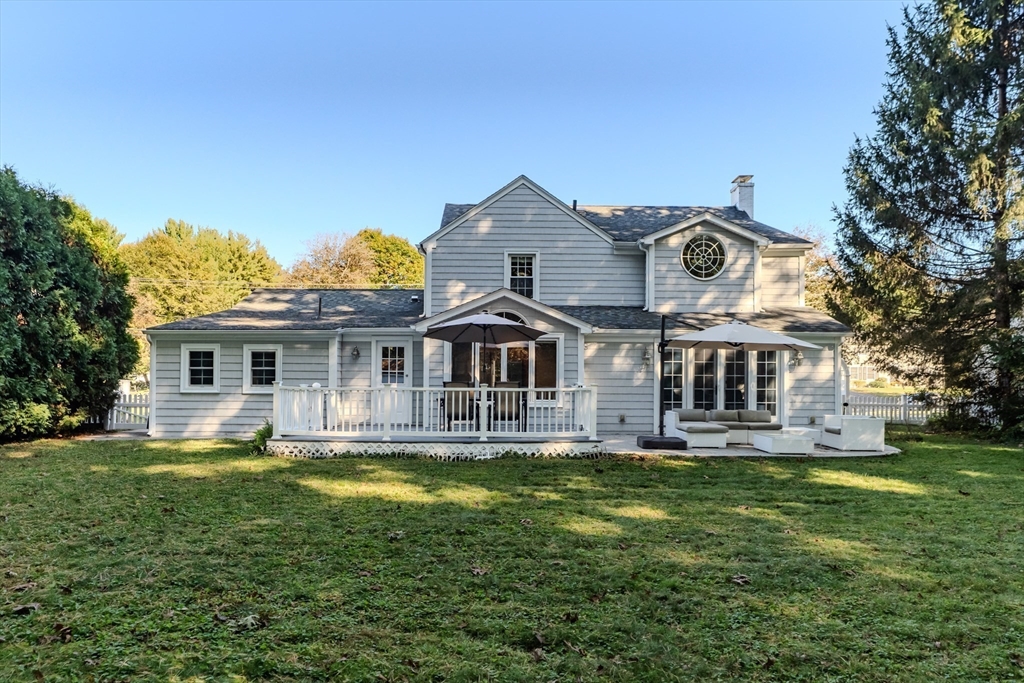 76 Burbank Rd