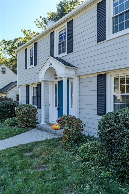 76 Burbank Rd