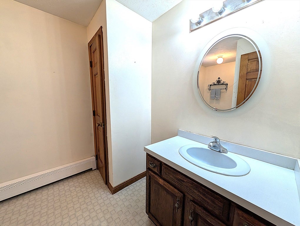 2 Nutfield Dr, Londonderry, NH Photo #40