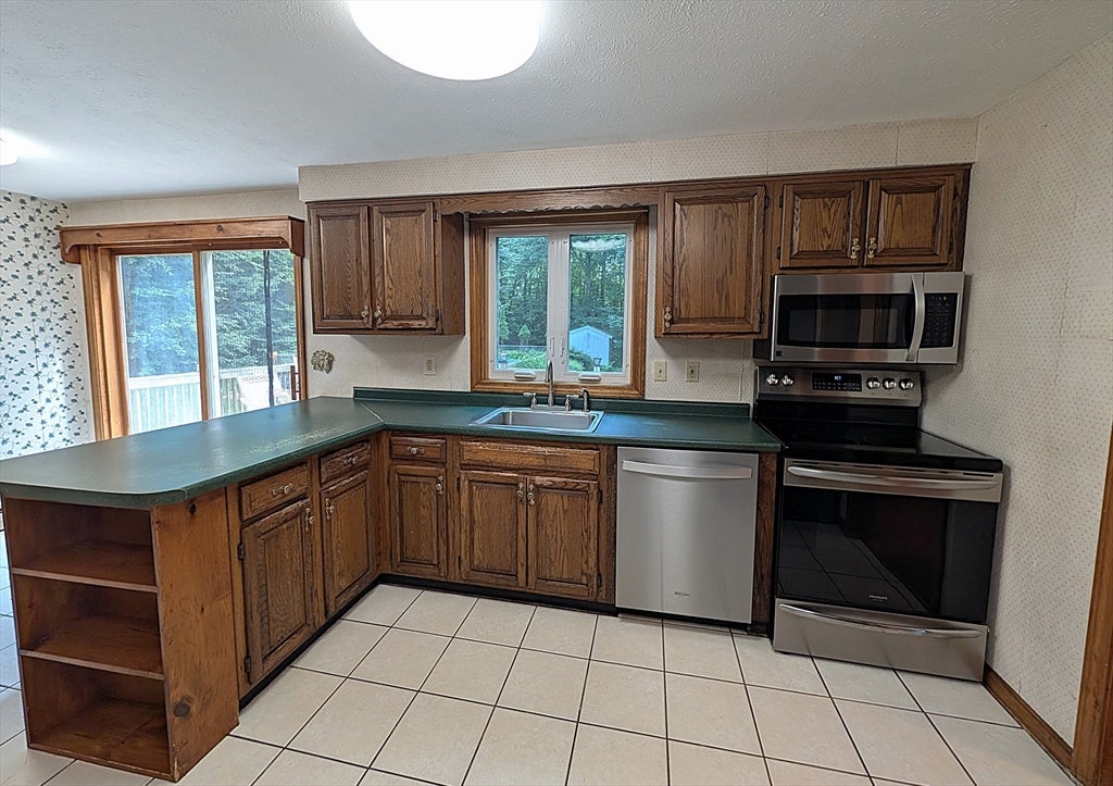 2 Nutfield Dr, Londonderry, NH Photo #21