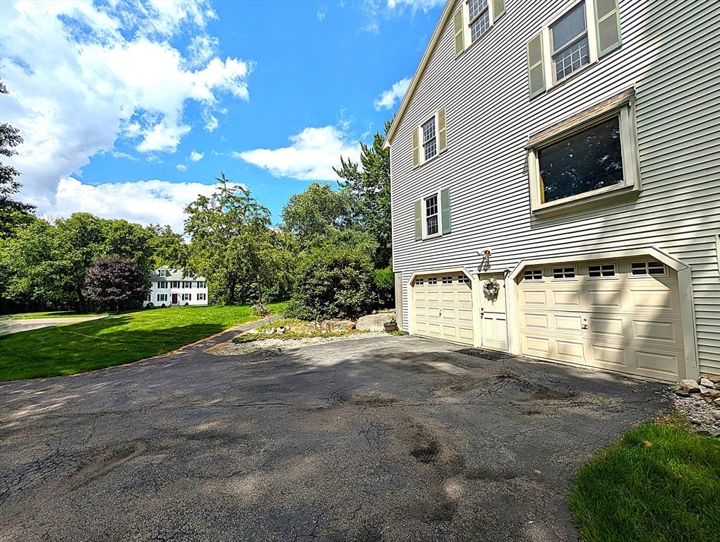 2 Nutfield Dr, Londonderry, NH Photo #7