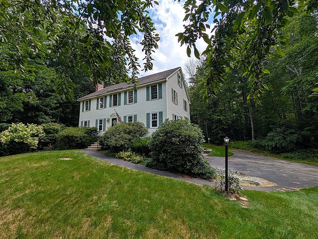 2 Nutfield Dr, Londonderry, NH Photo #4