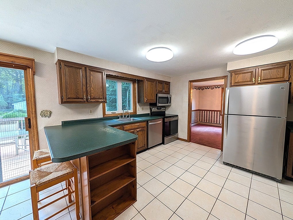 2 Nutfield Dr, Londonderry, NH Photo #18