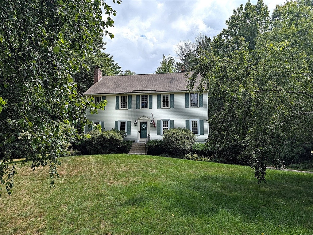 2 Nutfield Dr, Londonderry, NH Photo #2