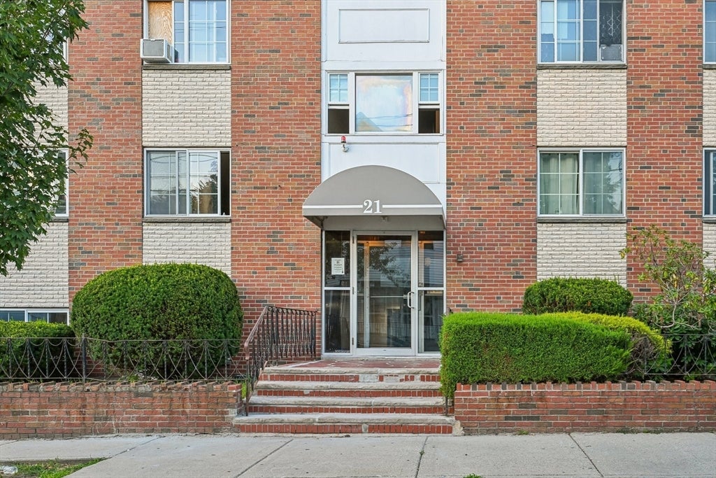 21 Staples Ave #23, Everett, MA Photo #3