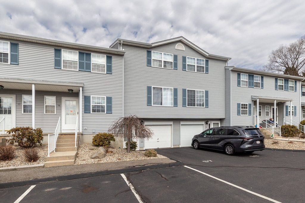 Ludlow, Massachusetts 01056, United States, 2 Bedrooms Bedrooms, ,2 BathroomsBathrooms,Residential,Contingent,91755