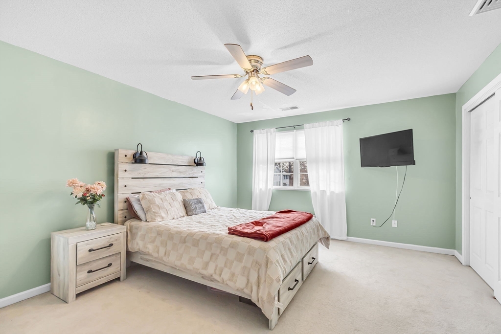 Ludlow, Massachusetts 01056, United States, 2 Bedrooms Bedrooms, ,2 BathroomsBathrooms,Residential,Contingent,91755