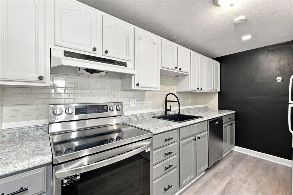 74 Springvale Ave 1