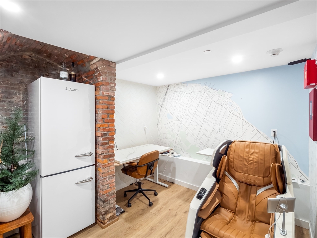 21-23 Middle Street LL