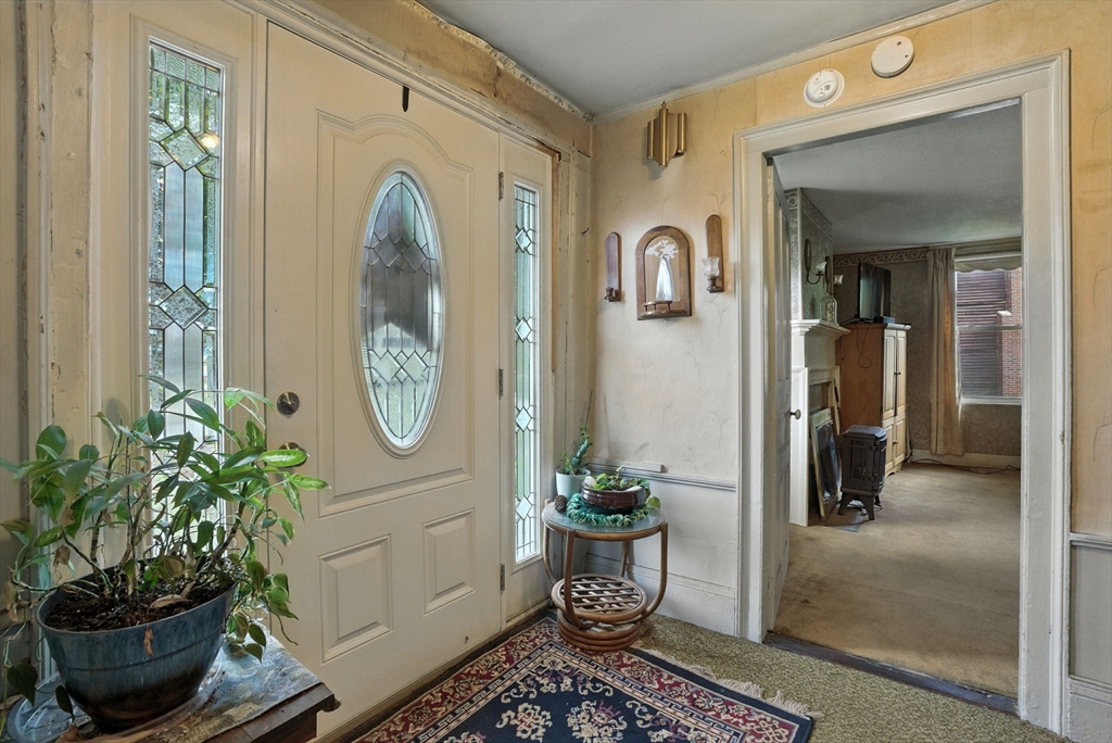 5 Circle St