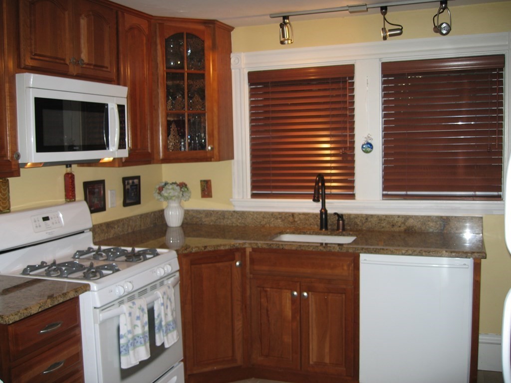 8 Morse Ave 2