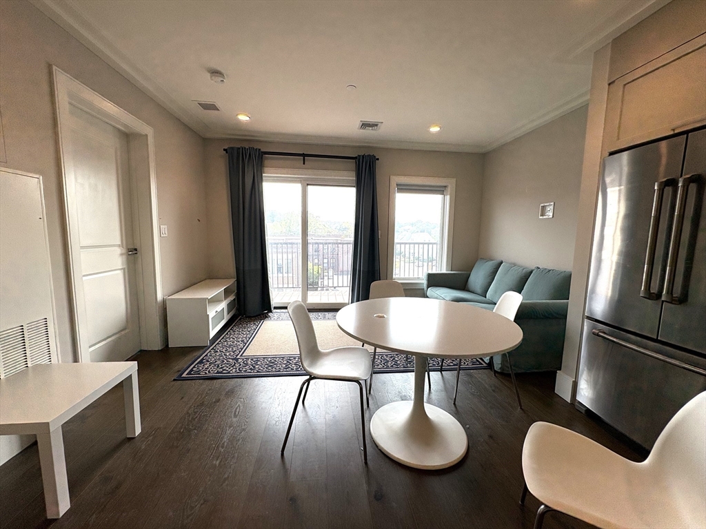 214 Market St 405