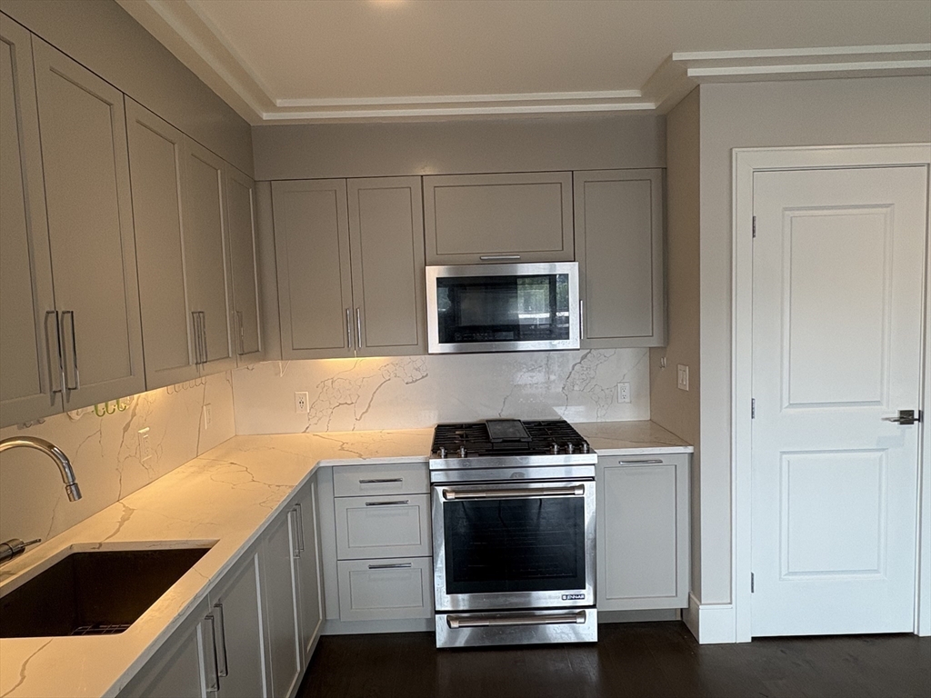 214 Market St 405