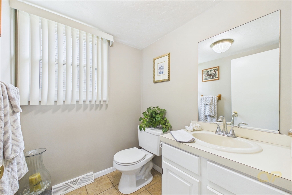 120 Lewin St #7, Fall River, MA Photo #17