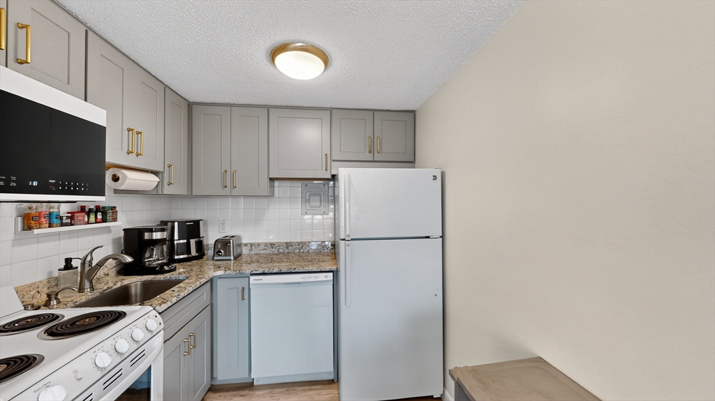 300 Park Terrace Dr 303