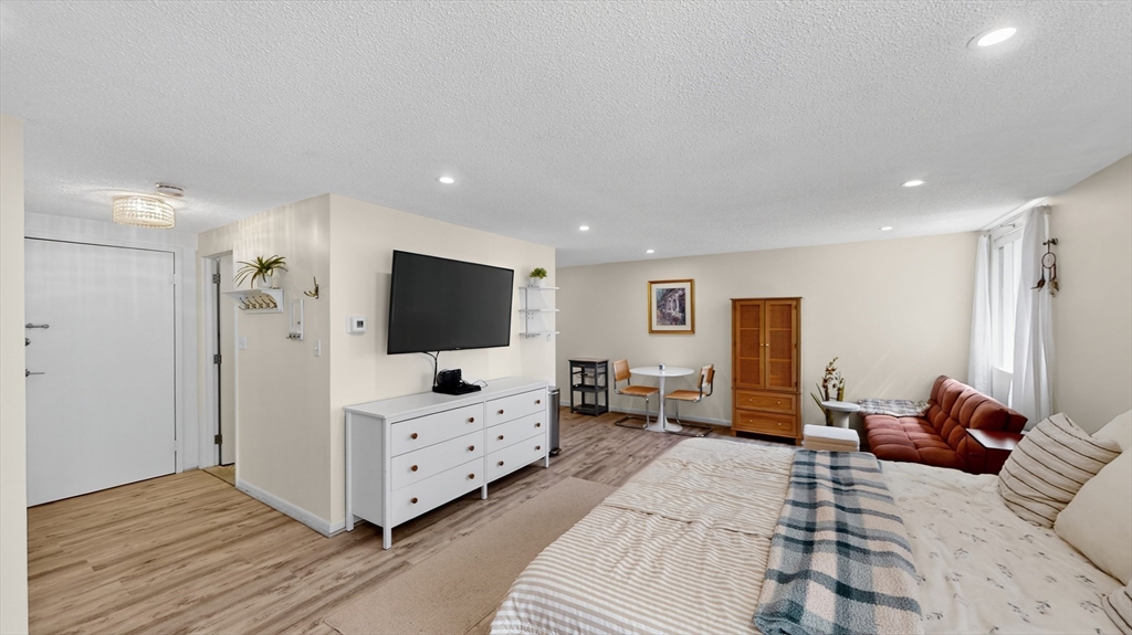 300 Park Terrace Dr 303
