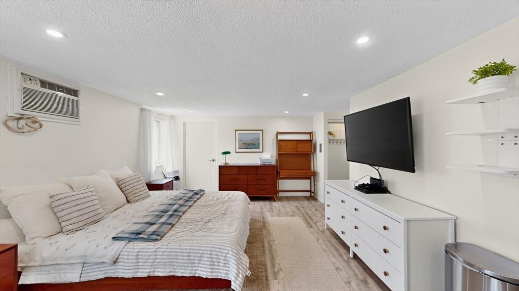300 Park Terrace Dr 303