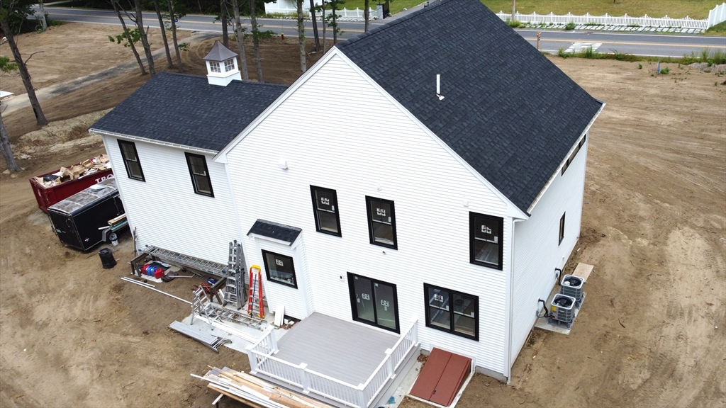 4 Station St