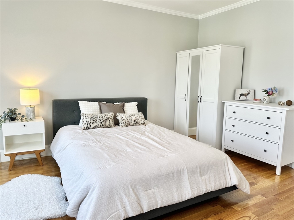 299 Maverick St 3