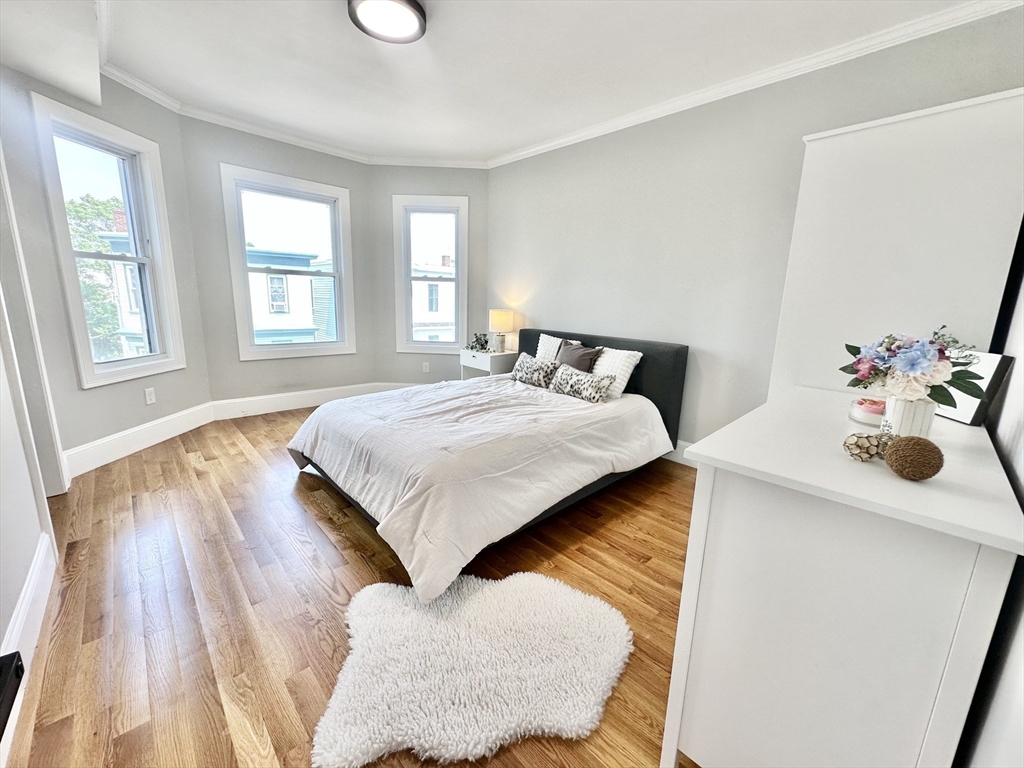 299 Maverick St 3