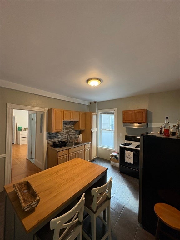 37 Madison ST #1, Somerville, MA Photo #10