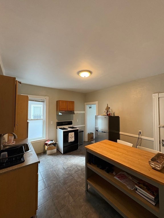 37 Madison ST #1, Somerville, MA Photo #11